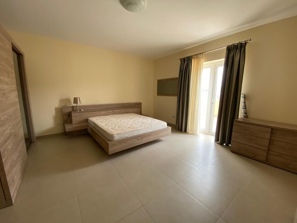 St Julians Furnished Penthouse's Image 3