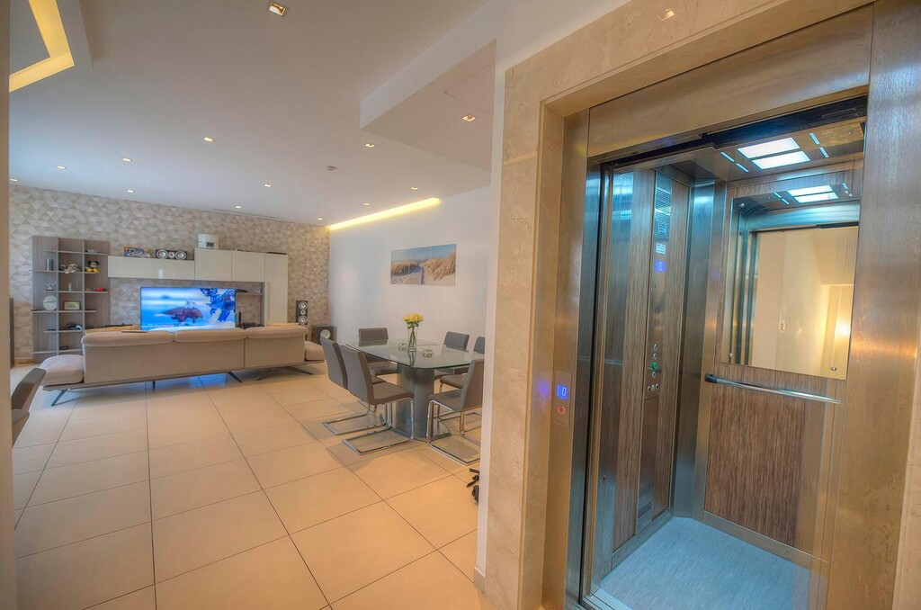 Ibragg Furnished Semi-detached Villa's Image 6