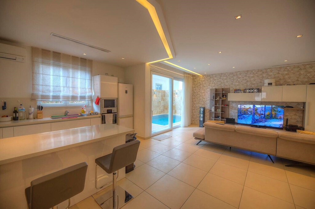 P_000160_Ibragg_Villa_to_let_13.