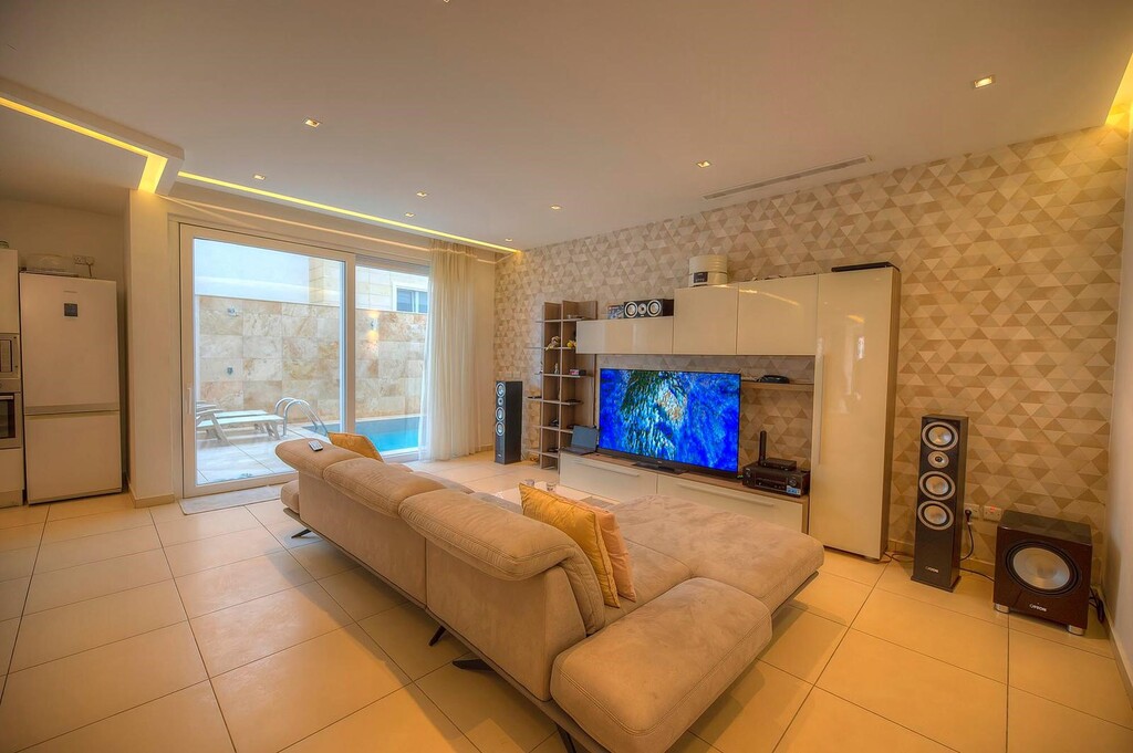 P_000160_Ibragg_Villa_to_let_lux