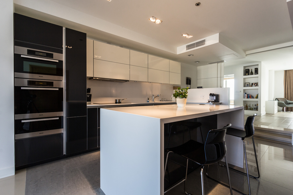 oyster apartment real estate por