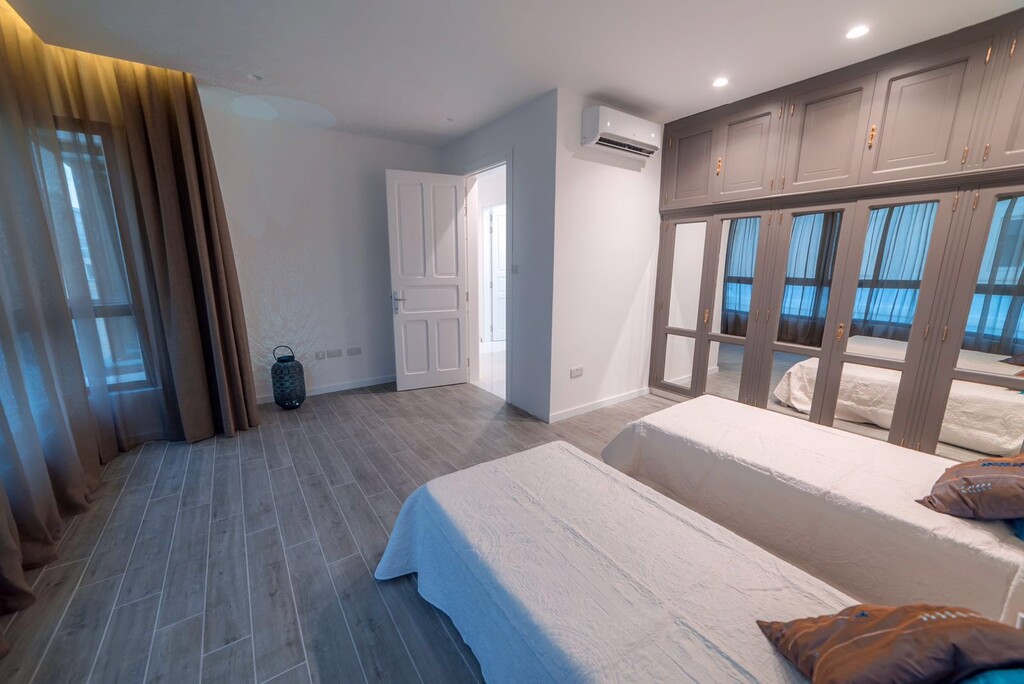 Luxury seafront apartment's Image 7