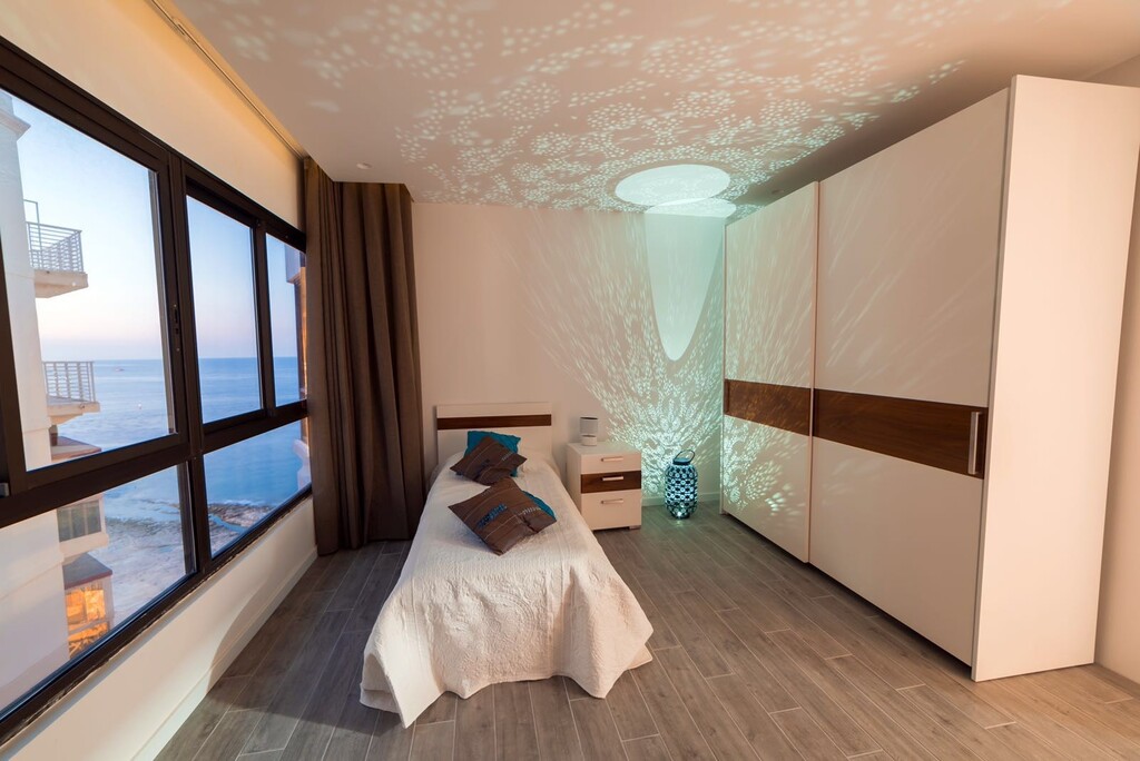 Luxury seafront apartment's Image 5