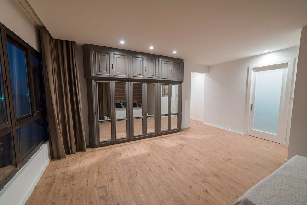 Luxury seafront apartment's Image 3