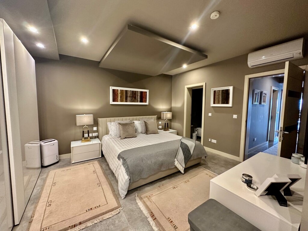 Luxury seafront apartment's Image 20