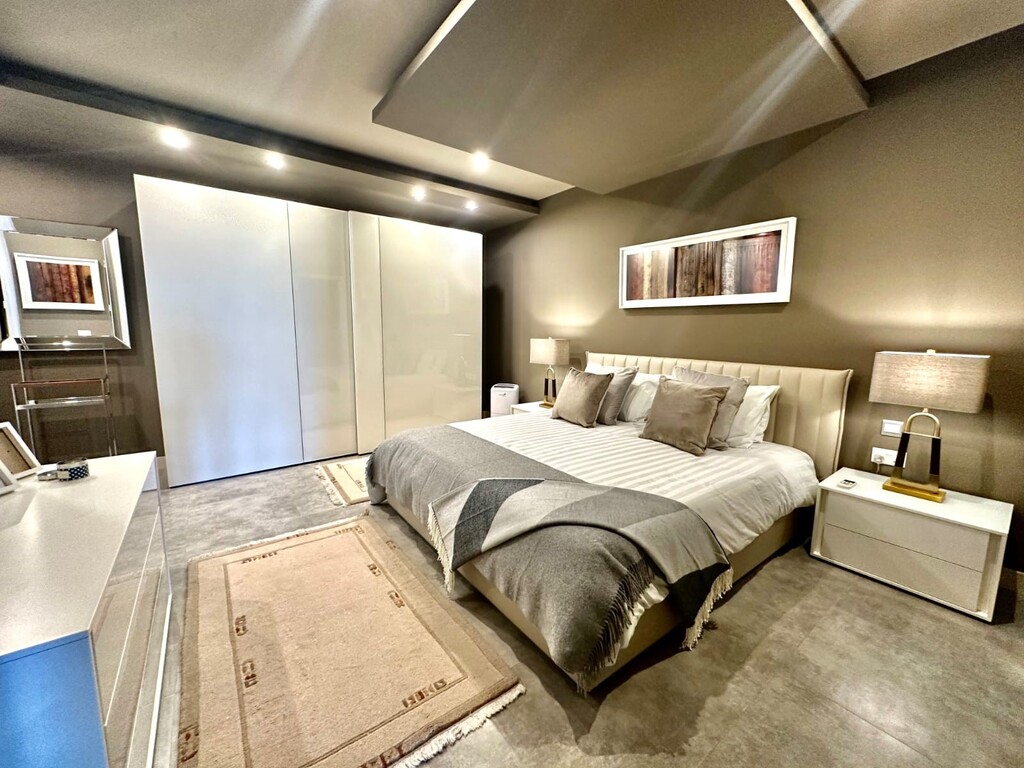 Luxury seafront apartment's Image 19