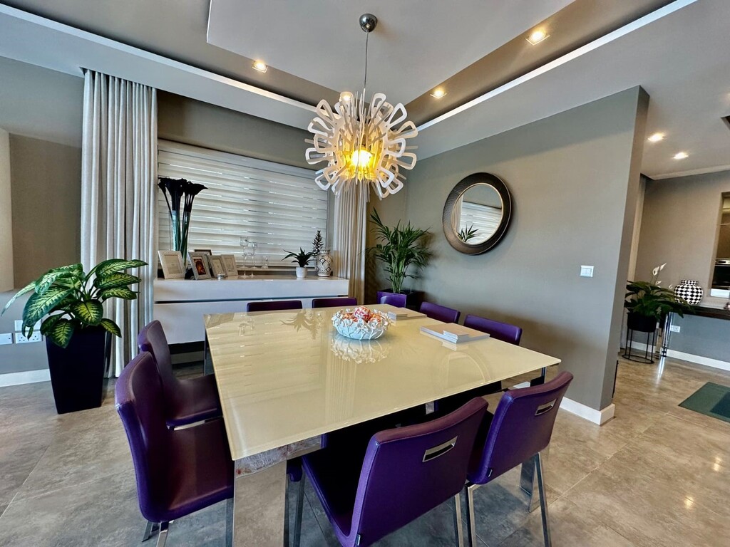 Luxury seafront apartment's Image 12