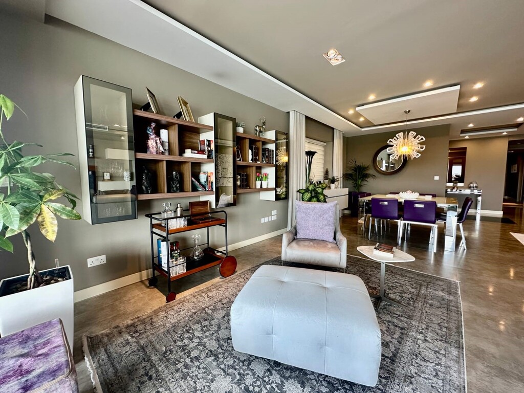 Luxury seafront apartment's Image 8