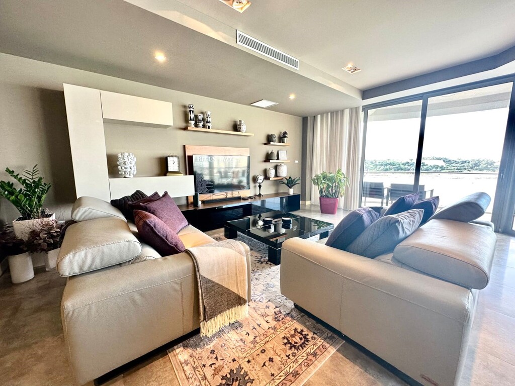 Luxury seafront apartment's Image 3