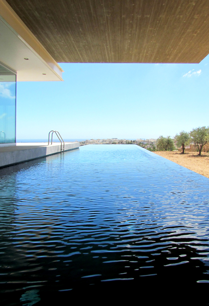 Ibragg_villa_to_let-high_end-oyster_christie's