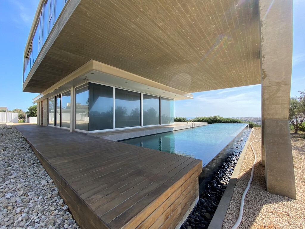 Ibragg_villa_to_let_2-oyster_christie's