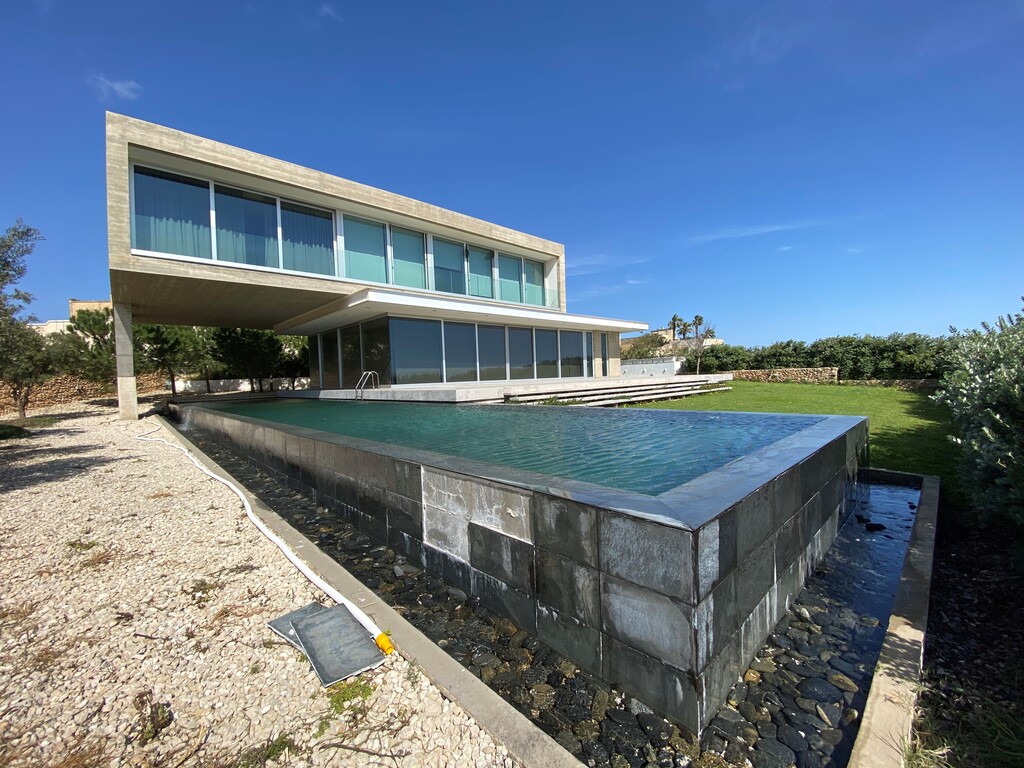 Ibragg_villa_to_let-3-oyster_christie's