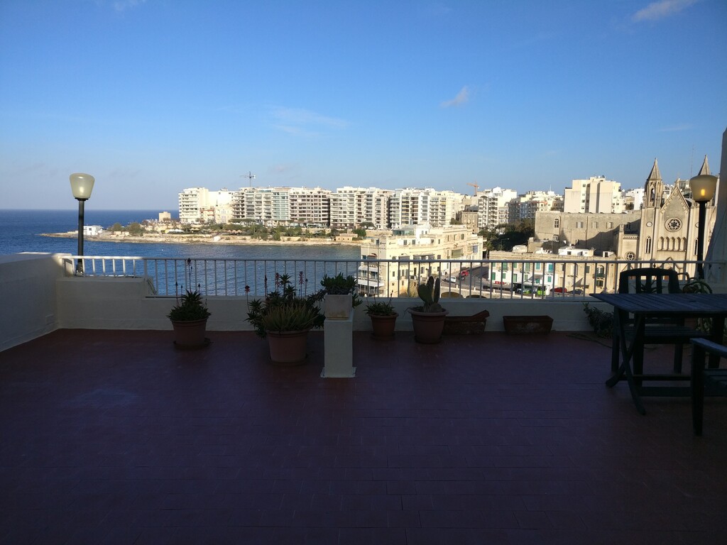 Large seavierw terrace 
