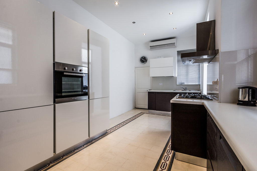 Sliema, Furnished Town House's Image 3