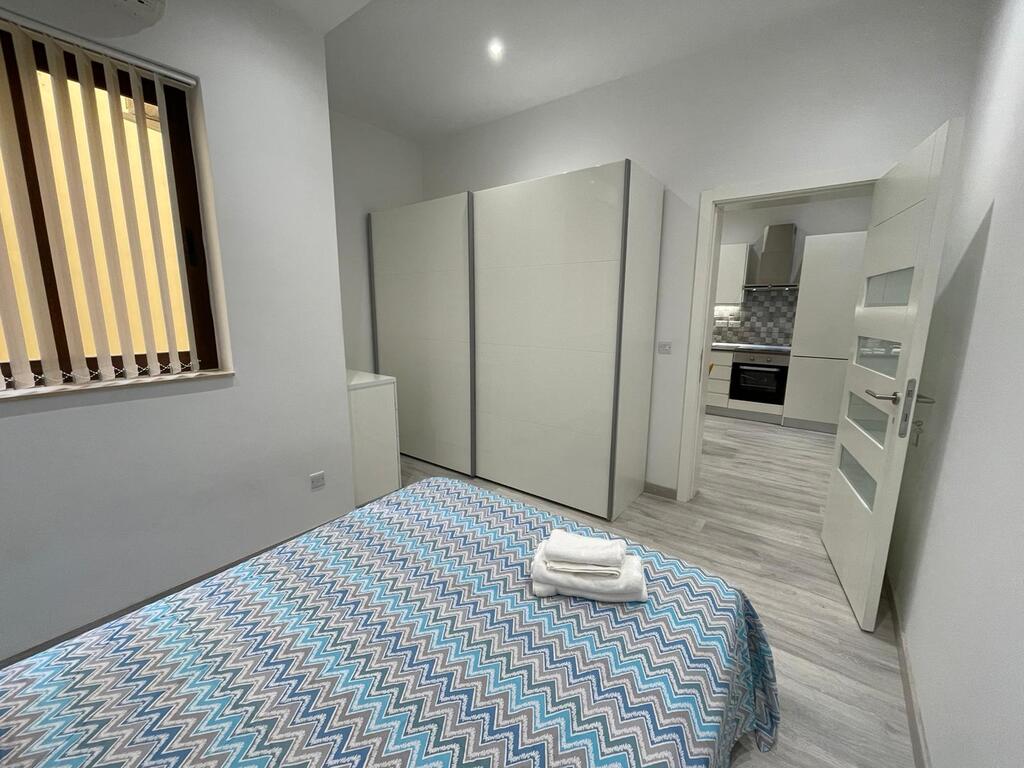 Sliema, Furnished Apartment's Image 8