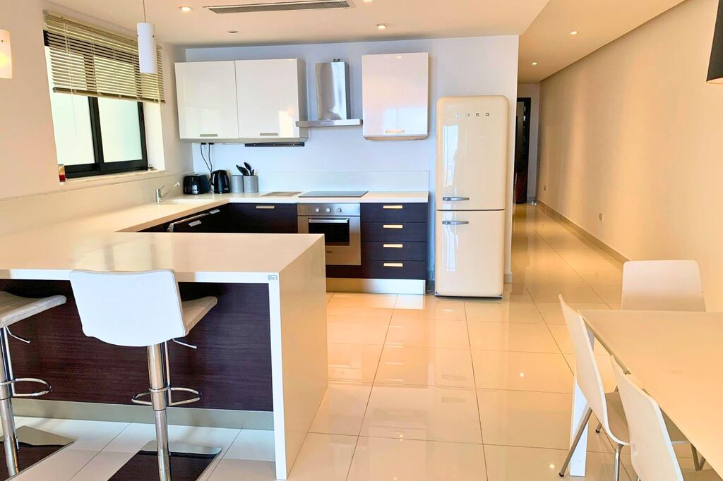 Sliema-two-bedroom-seafront-penthouse-to-let-CHristies-Malta