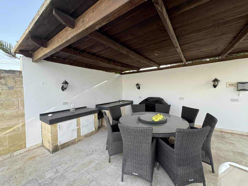 P_000547_Madliena-villa-to-let-1