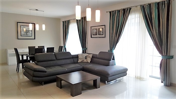 P_000548_Living_&_Dining_Room.2.