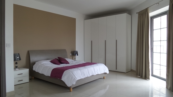 P_000548_Main_Bedroom.1.jpg