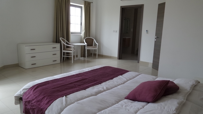 P_000548_Main_bedroom.2.jpg