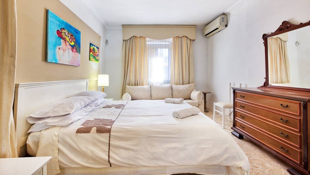 Santa Maria Estate Furnished Bungalow's Image 9