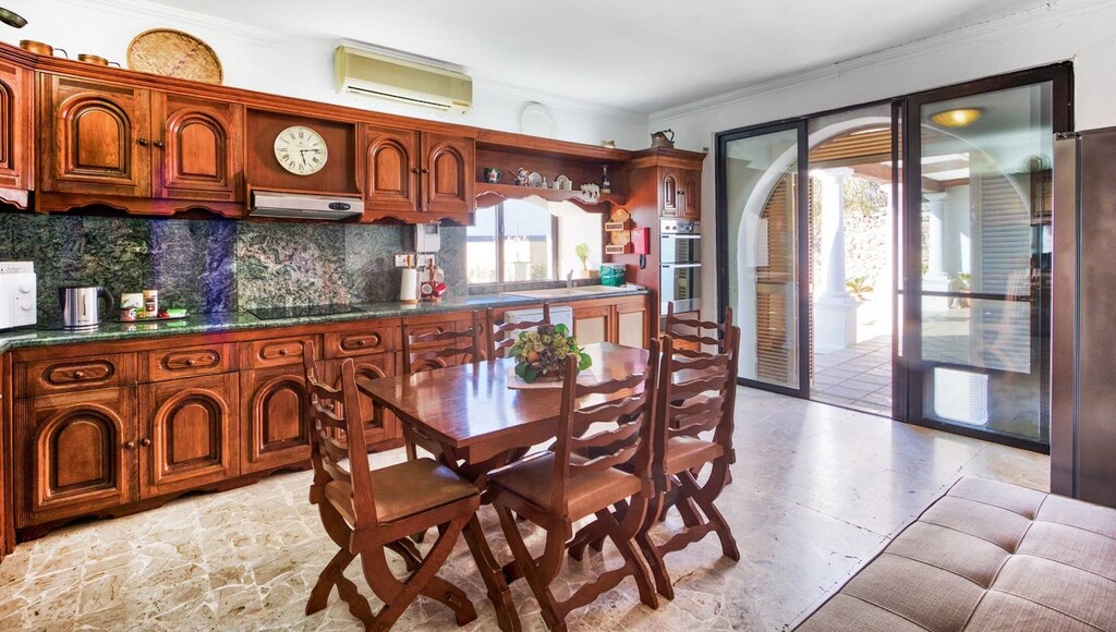 Santa Maria Estate Furnished Bungalow's Image 7