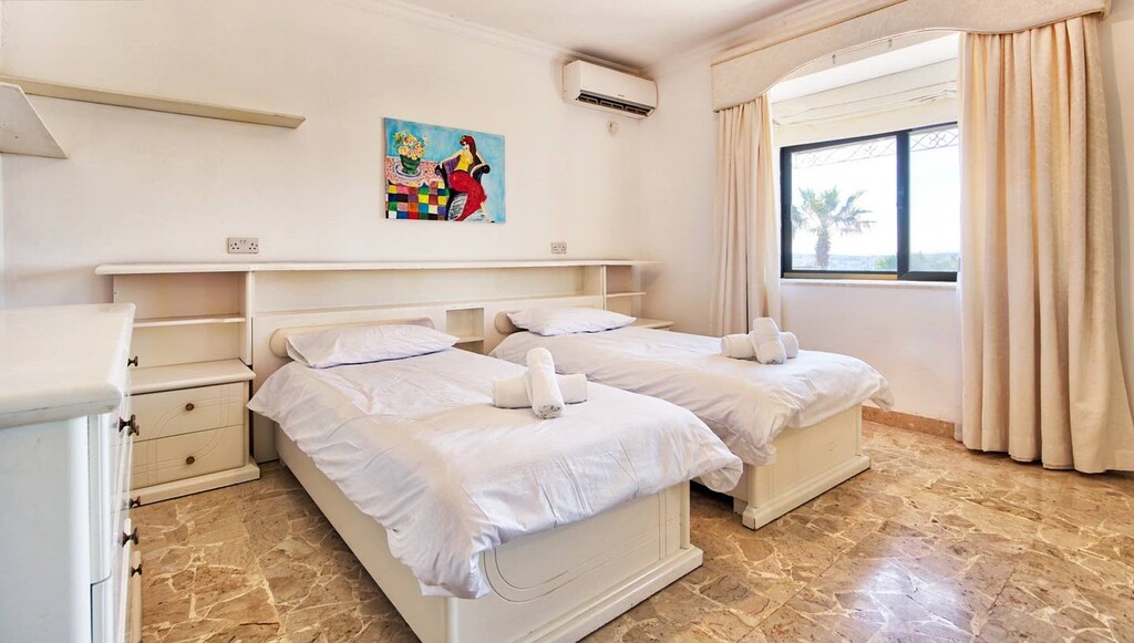 Santa Maria Estate Furnished Bungalow's Image 12