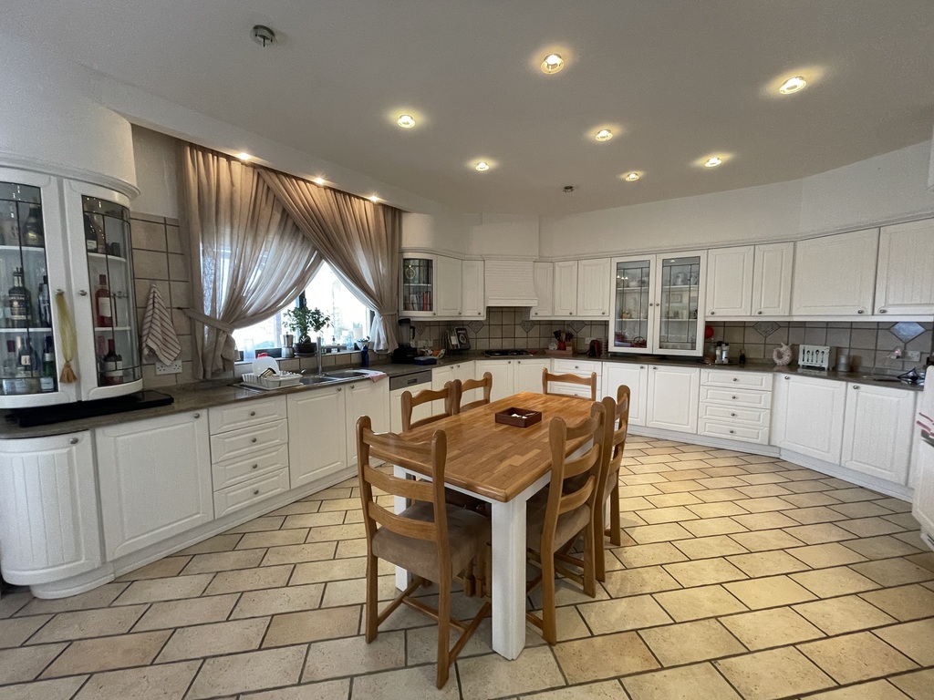 Madliena, Furnished Detached Villa's Image 6