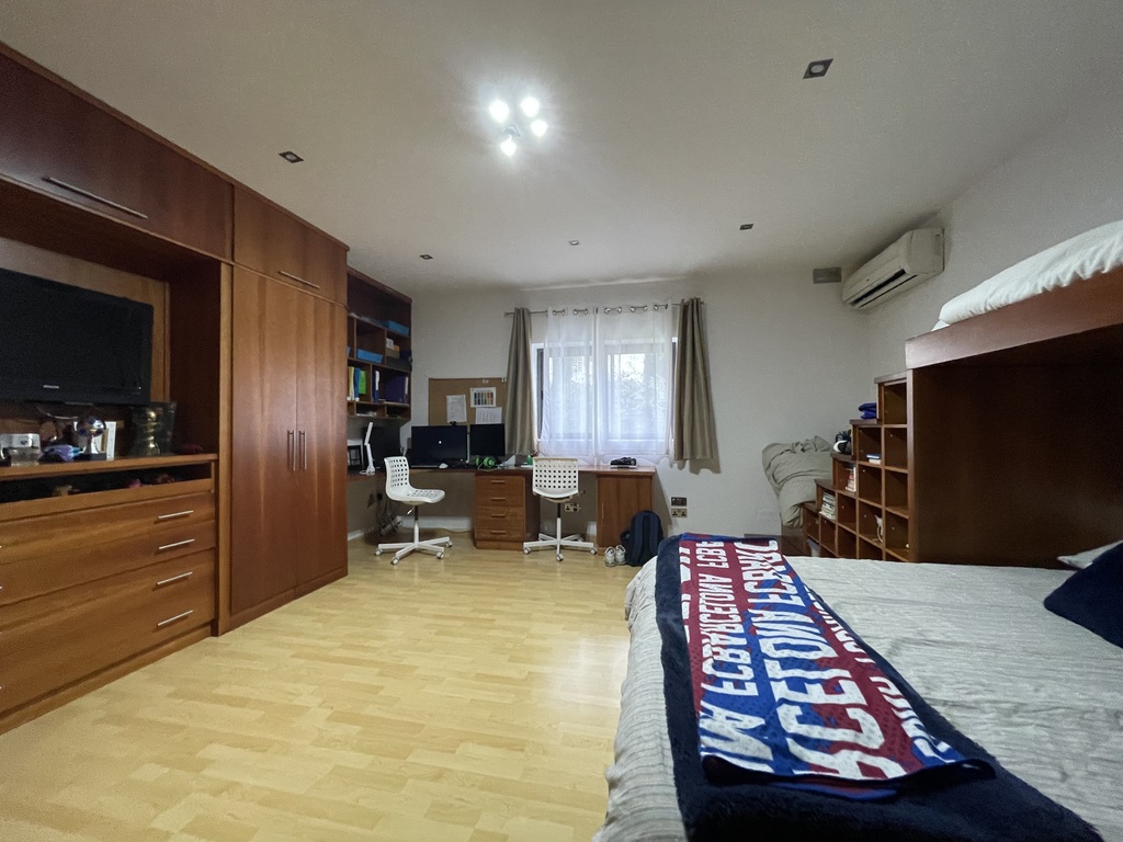 Madliena, Furnished Detached Villa's Image 10