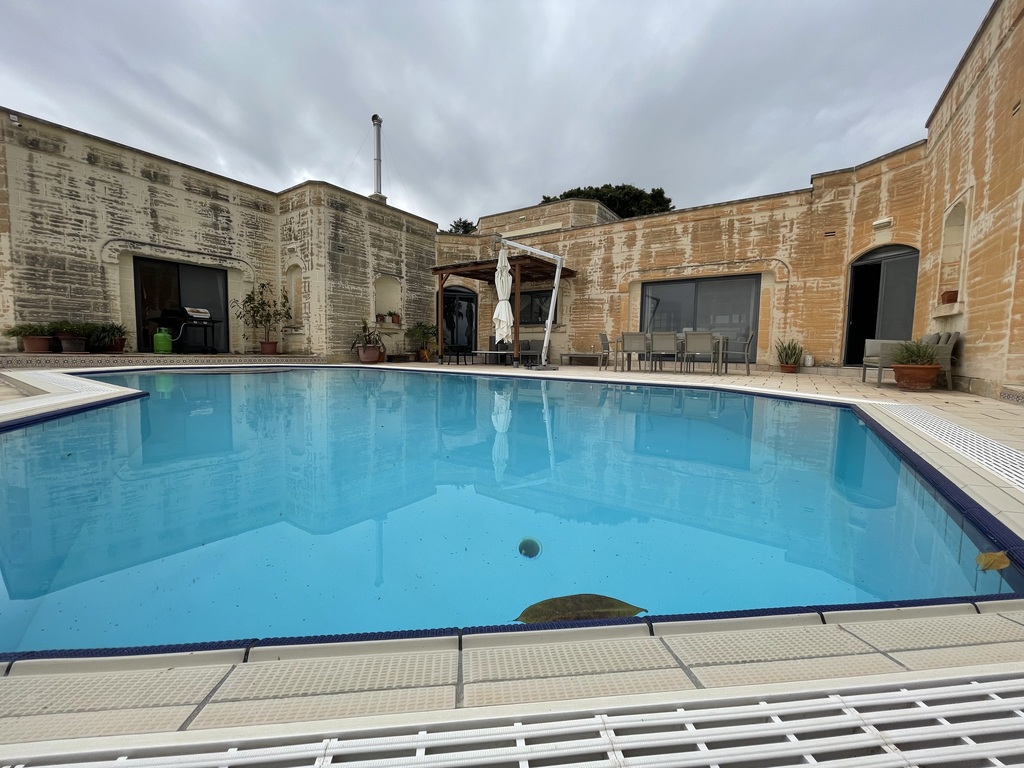 P_000596_Madliena-villa-to-let-1