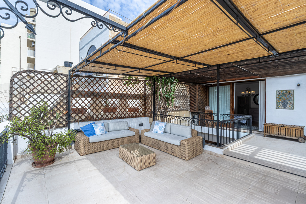 St.Julians-townhouse-to-let-1-osyter-christies