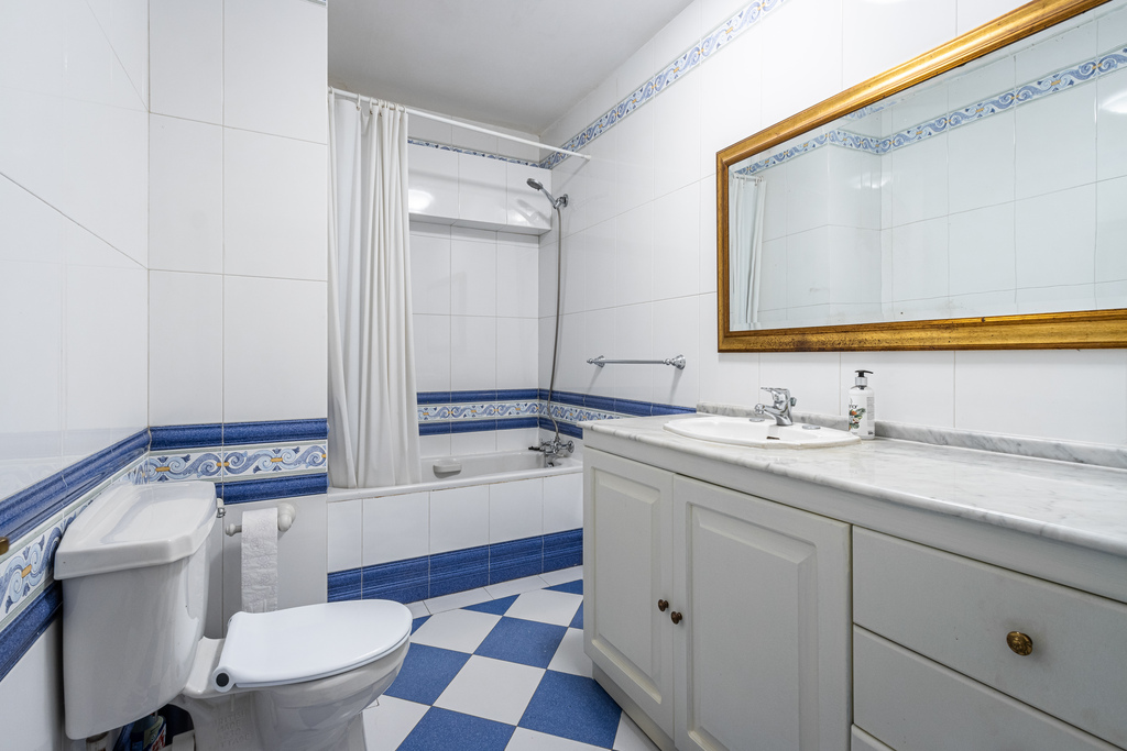 St Julians, Seafront Town House's Image 24