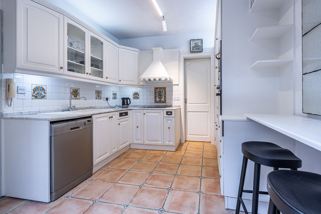 St Julians, Seafront Town House's Image 7