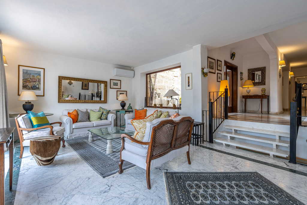 St Julians, Seafront Town House's Image 4
