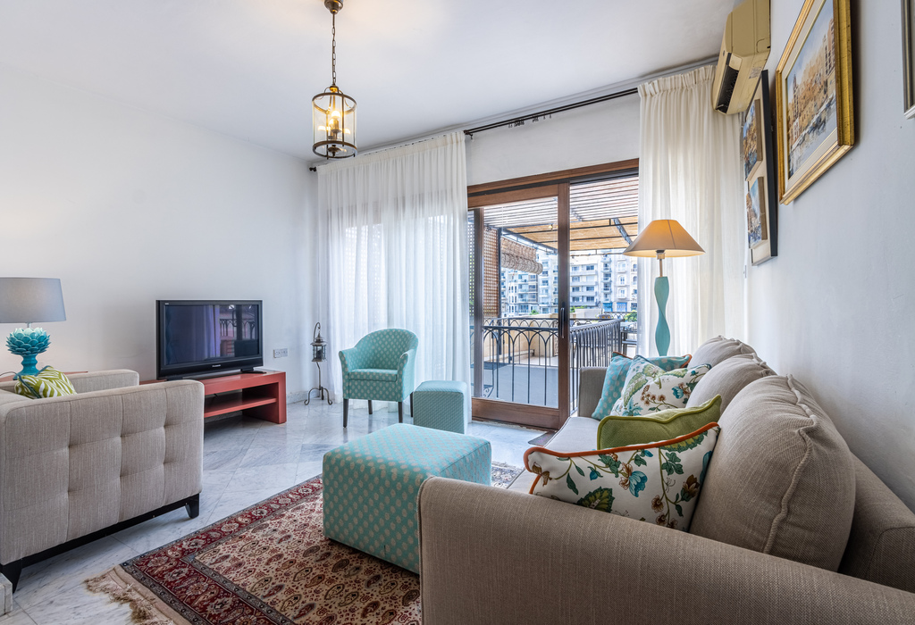 St Julians, Seafront Town House's Image 11