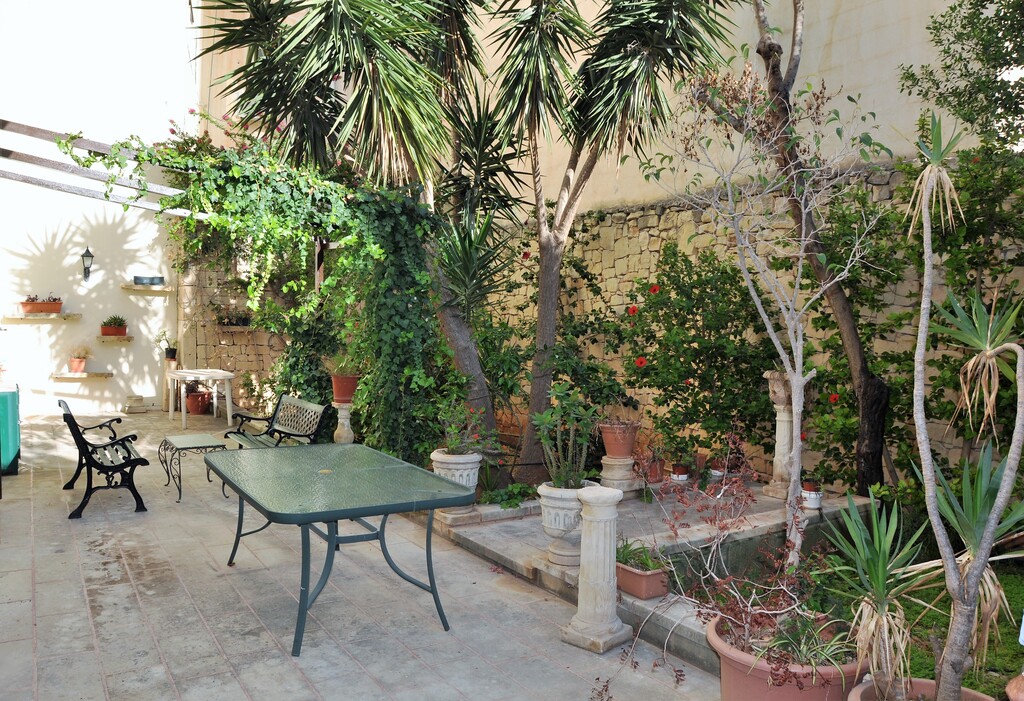 St Julians, Furnished House of Character's Image 8