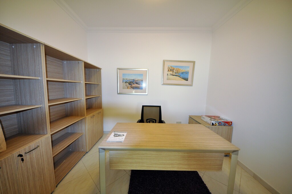 Sliema, Furnished Apartment's Image 8