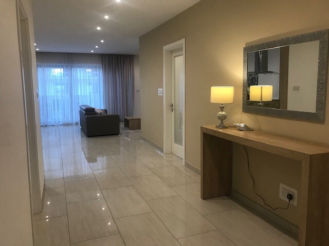 Gzira, Furnished Apartment's Image 4