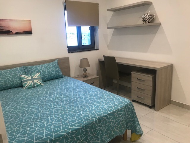 Gzira, Furnished Apartment's Image 7