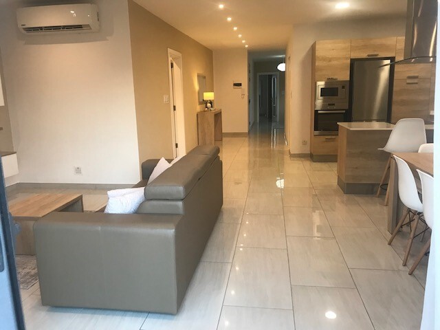 P_000803_Gzira-penthouse-to-let-