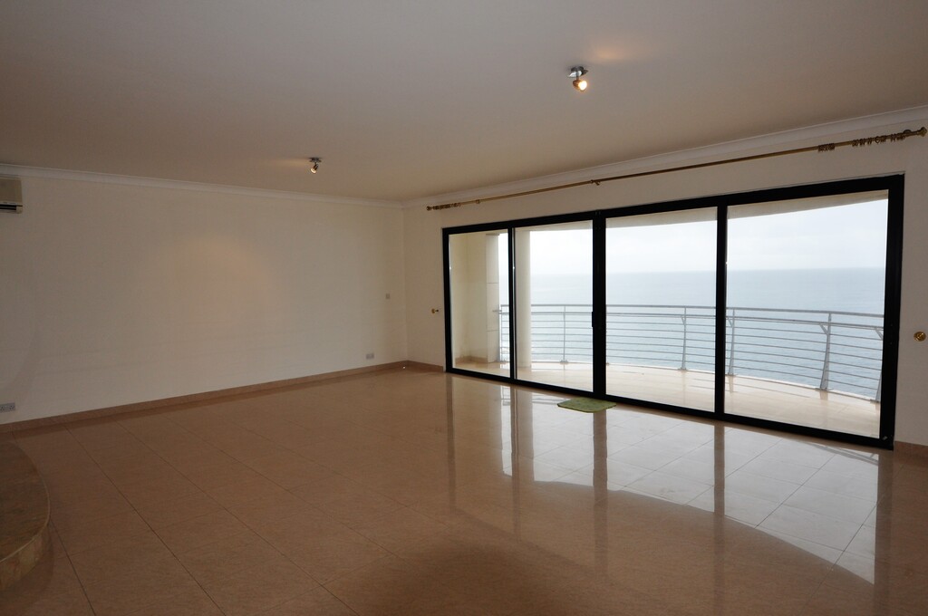 unfurnished apartment for rent