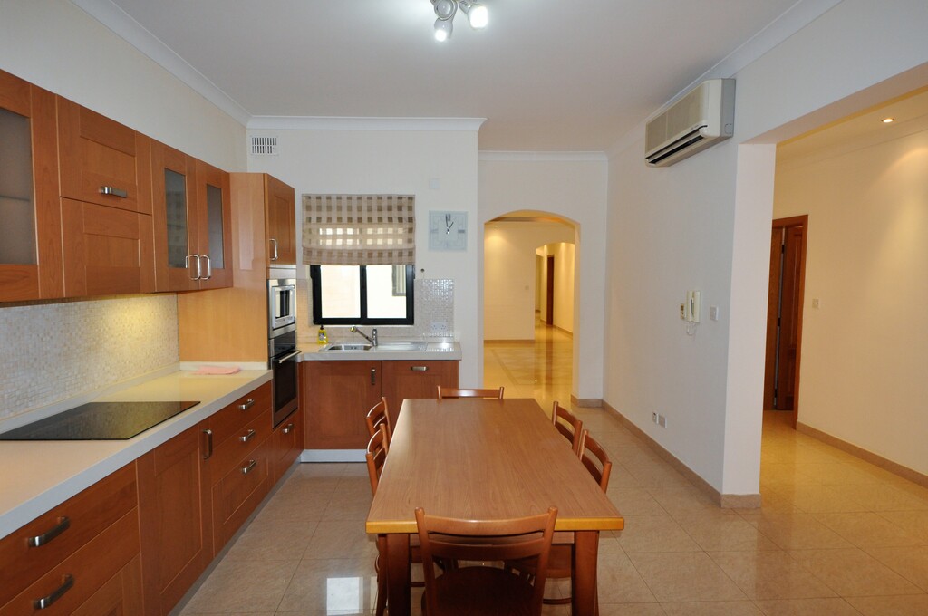 large 4 bed apartment for rent