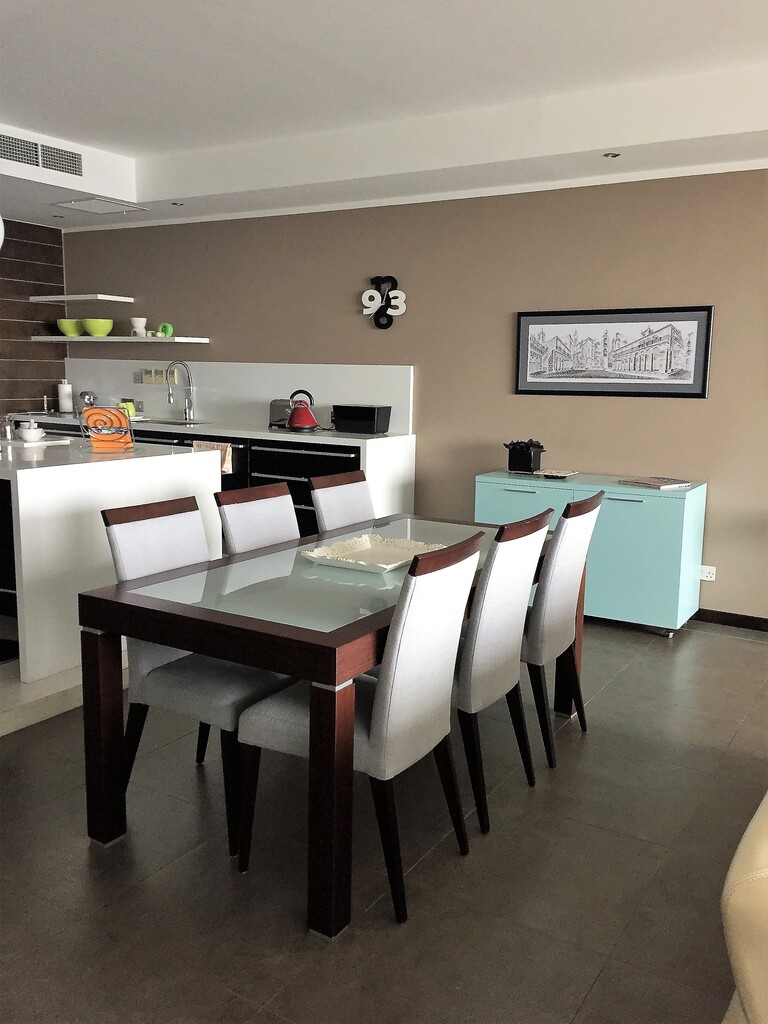 P_000827_DINING_.jpg