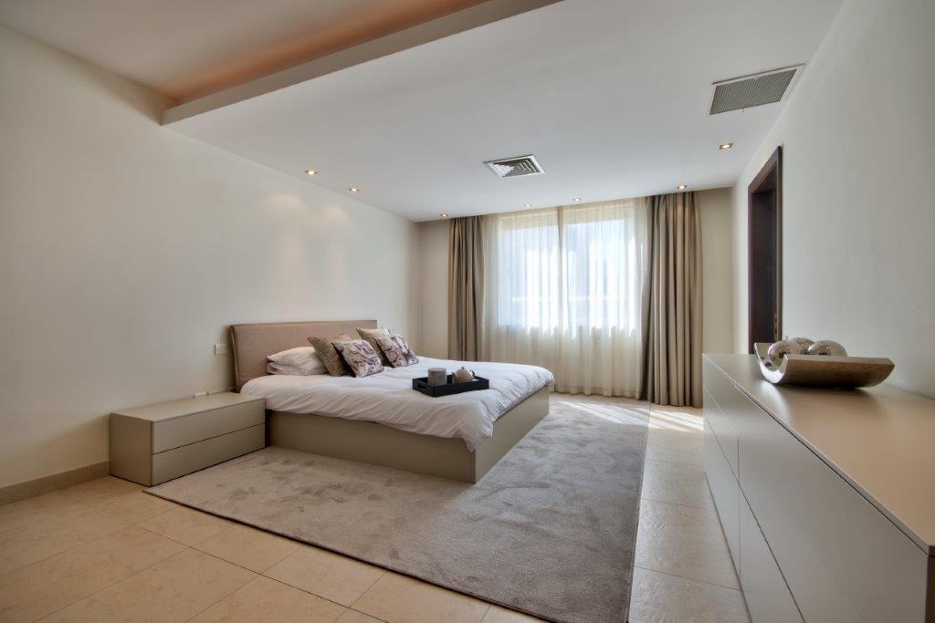 Sliema, Furnished Penthouse's Image 5