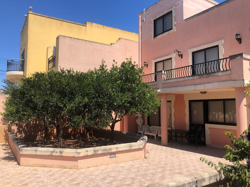 Madliena, Furnished Detached Villa's Image 4