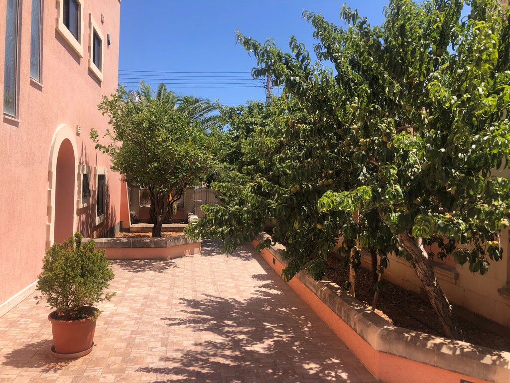 Madliena, Furnished Detached Villa's Image 3