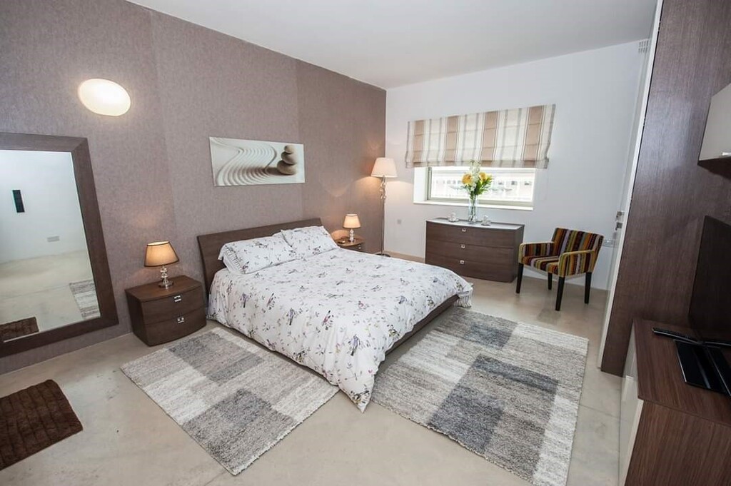 , Furnished Terraced House's Image 7