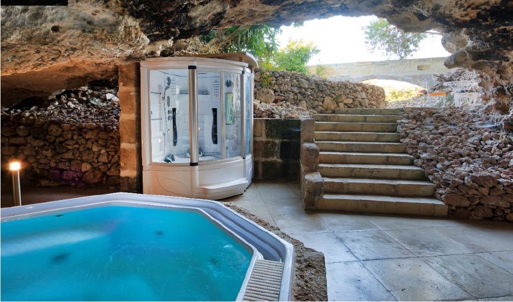 St Pauls Bay, Furnished Farmhouse's Image 6