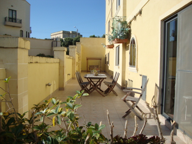 P_001068_Terrace.JPG