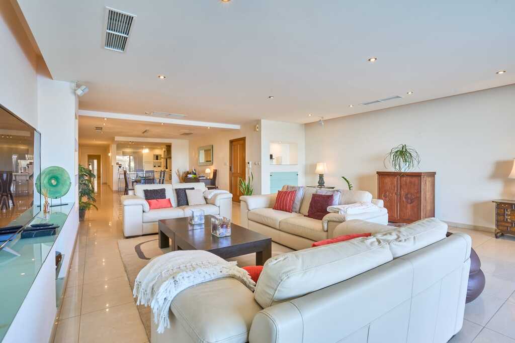 Malta_apartment_to_let-Sliema_public_transport_accessibility-oyster_christie's